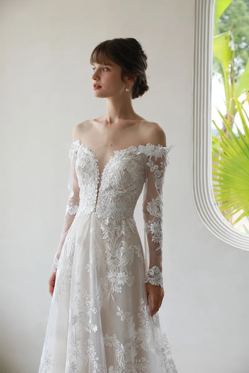 Robe de Mariée Manches Longues Dentelle Col Bateau