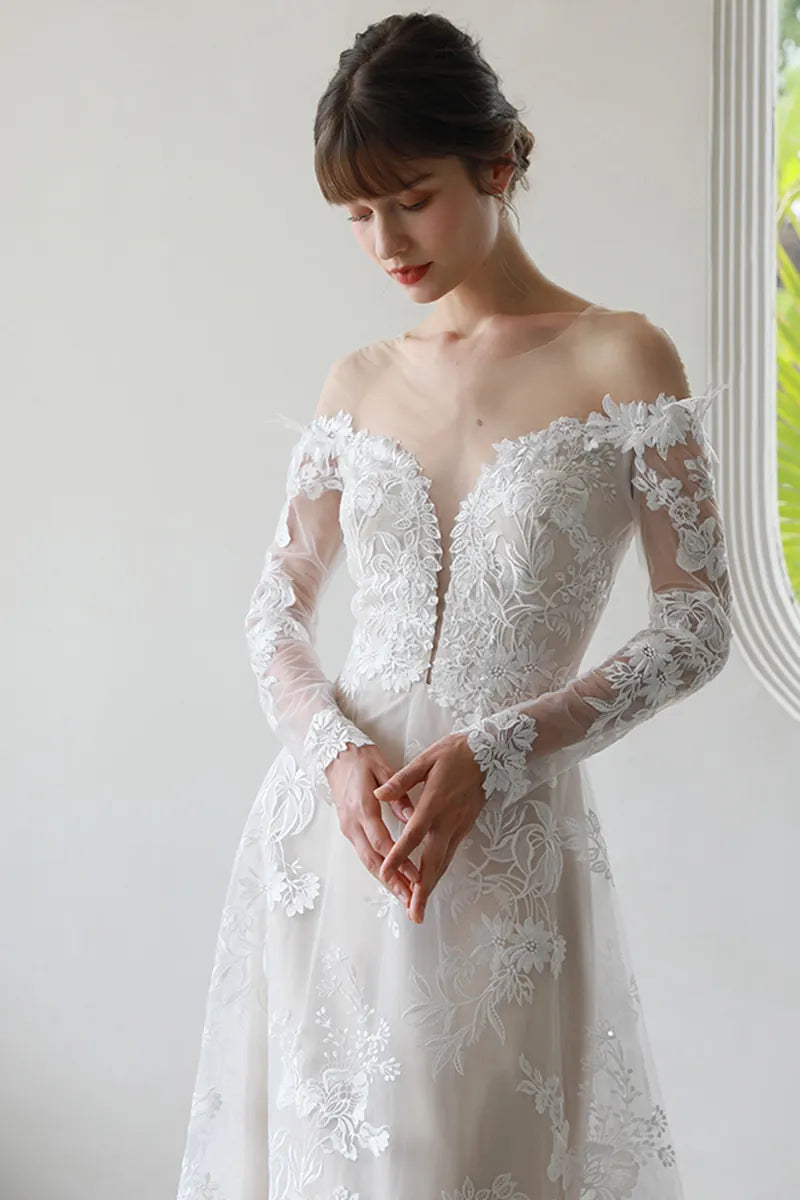 Robe de Mariée Manches Longues Dentelle Col Bateau