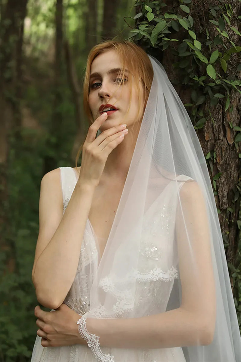 Voile Mariée Dentelle Mi-Long avec Bordure Chic