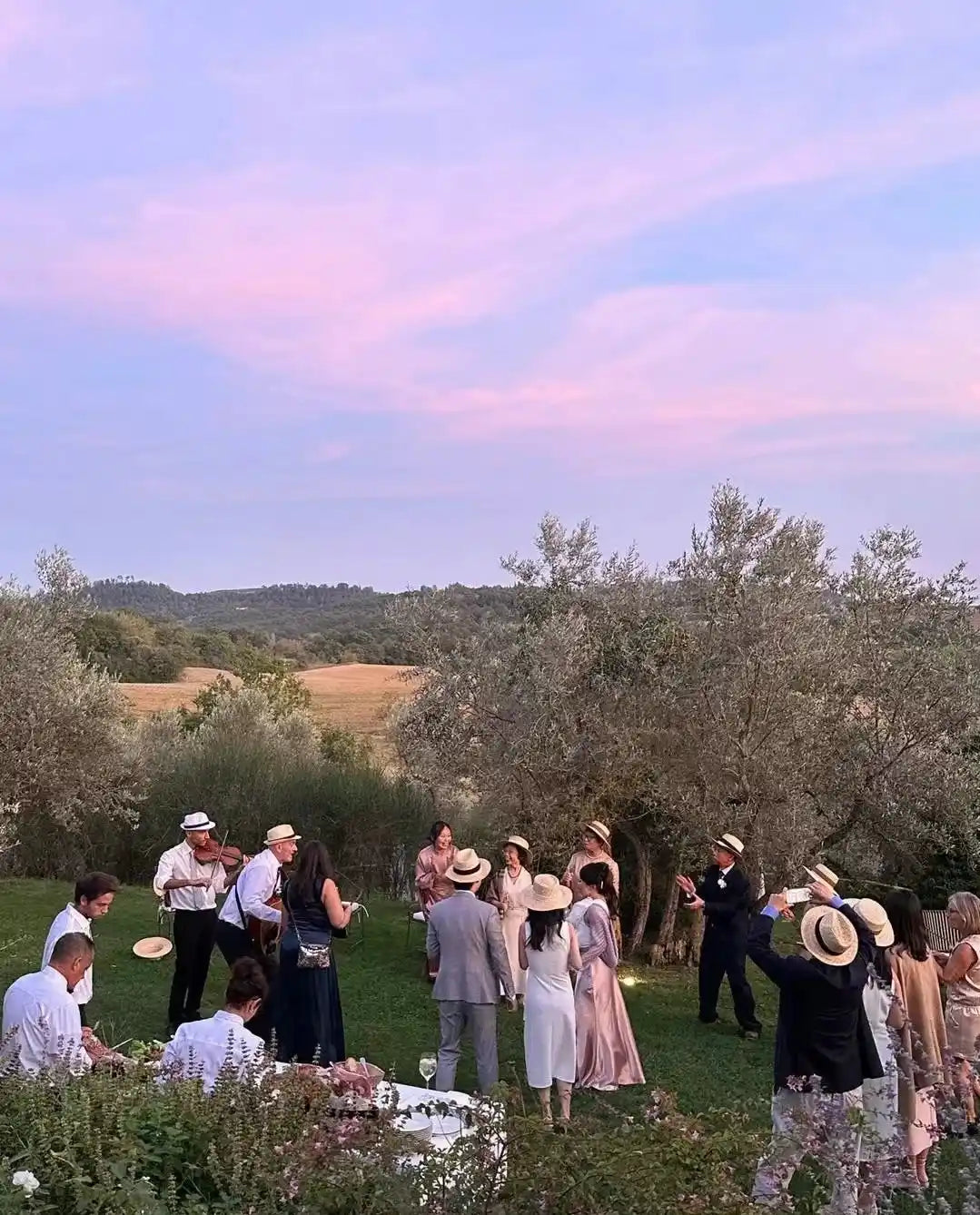 Robe de Mariée Champêtre : Bohème, Romantique ou Rustique Chic ?