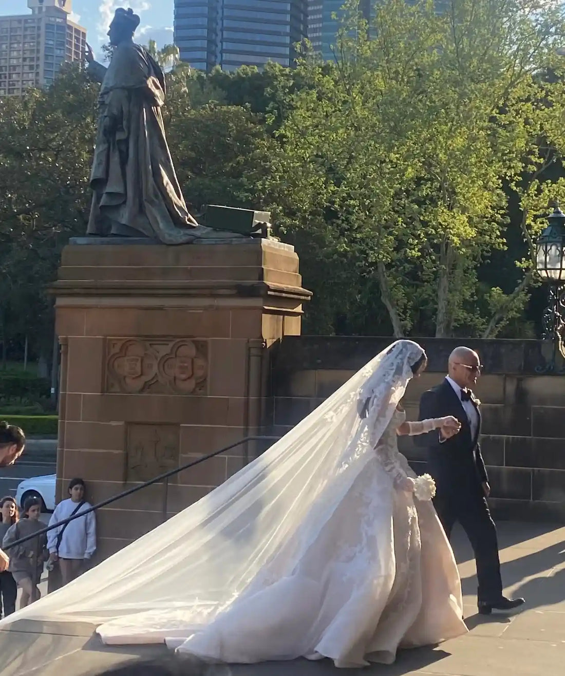 Manches Amovibles de Mariée : Le Guide 2026 pour Transformer votre Robe
