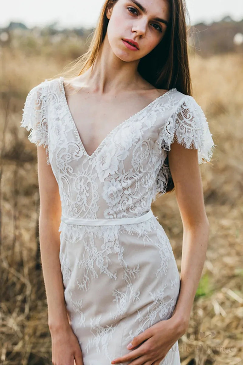 Robe de mariée bohème en dentelle fine avec manches courtes et décolleté en V, style sur-mesure