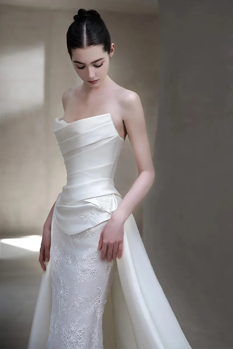 Robe Mariée Sirène Bohème Chic Dentelle et Satin - profil élégant