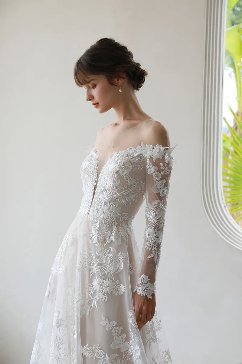 Robe de Mariée Manches Longues Dentelle Col Bateau