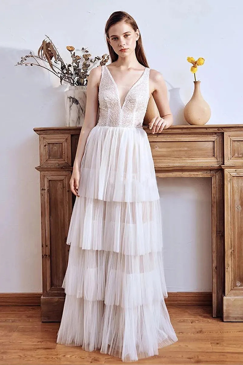 Robe de mariée bohème sur-mesure avec dentelle fine et jupe en tulle à volants