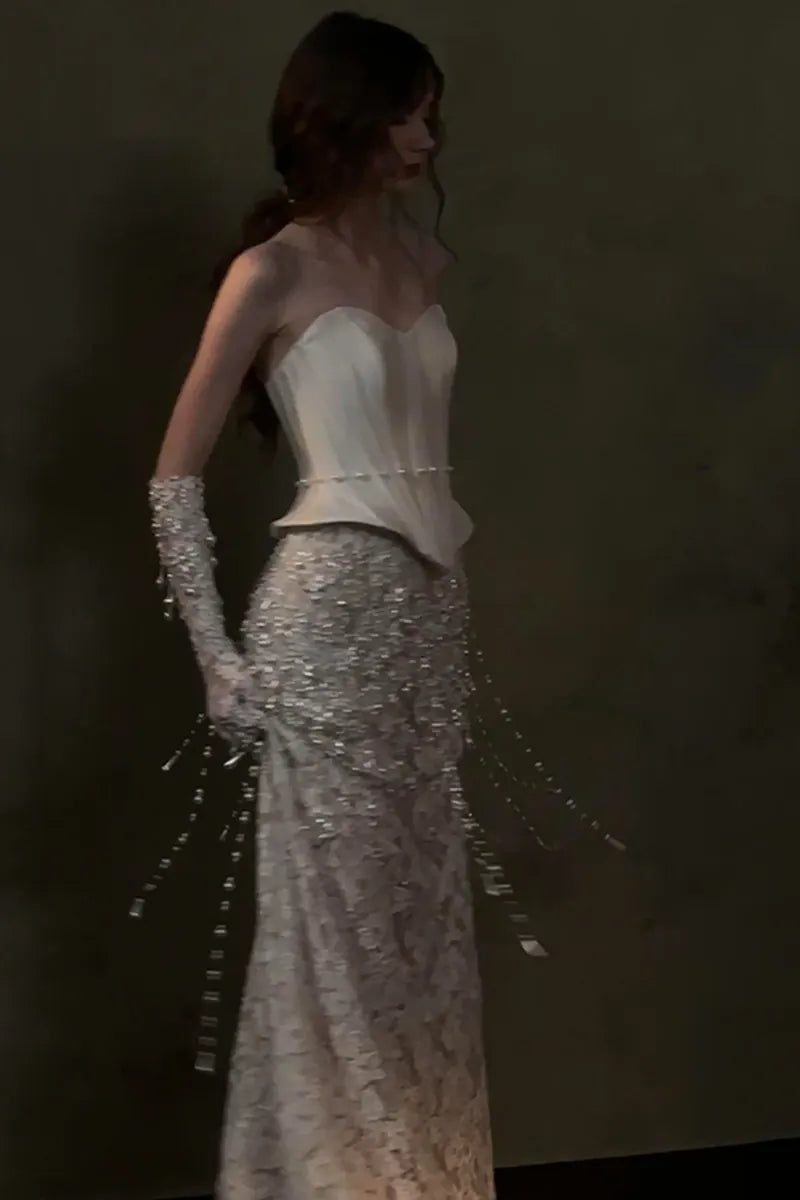 Robe de Mariée Perlée en Deux Pièces Corset Sirène  - profil élégant