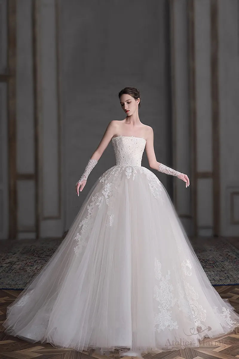 Robe de mariée princesse volumineuse transformable de la collection romantique - tissus fluides et volumineux