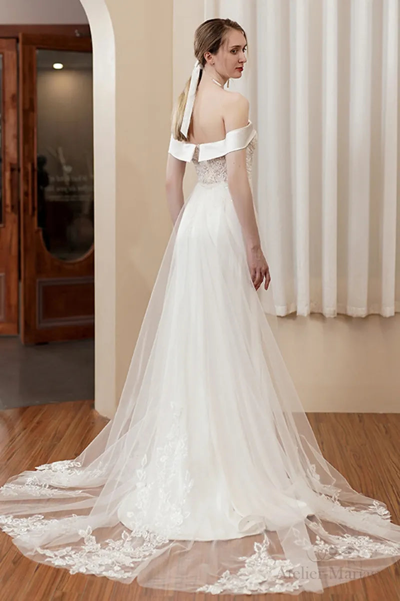 Robe de Mariée Satin Fluide Col Bateau Perlée