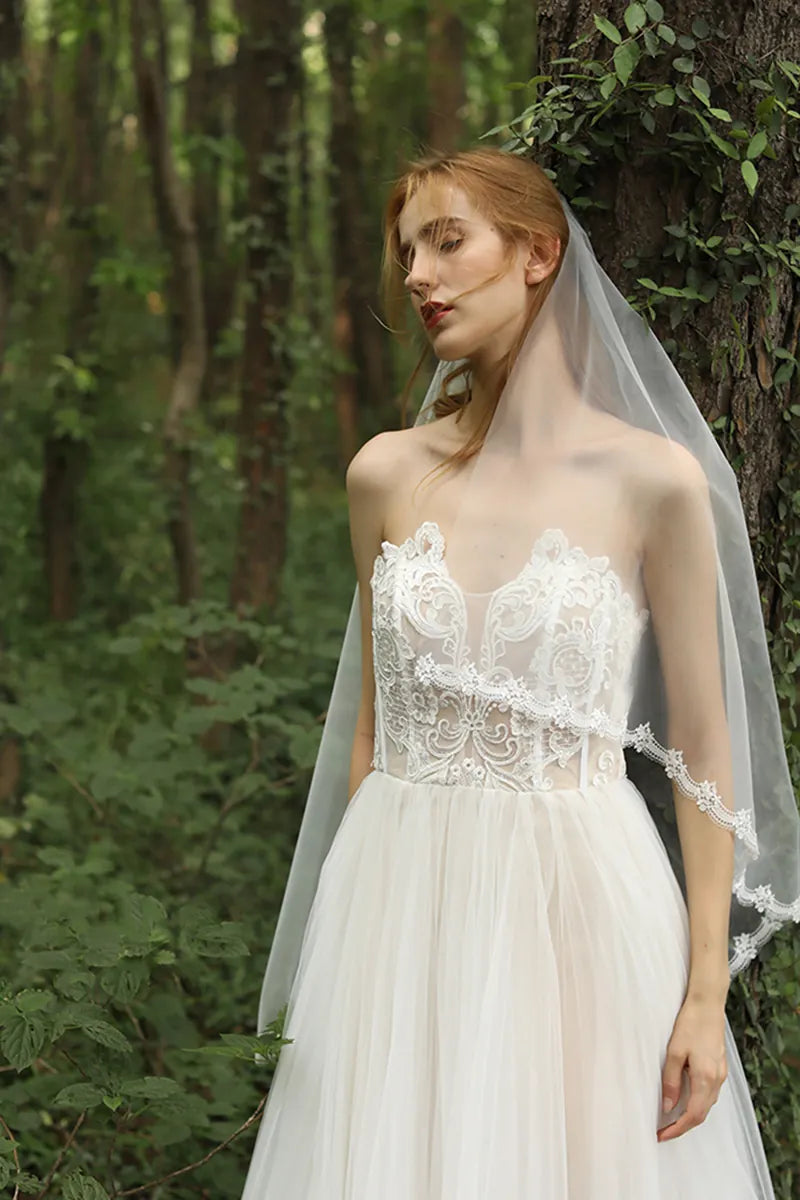 Voile Mariée Dentelle Mi-Long avec Bordure Chic