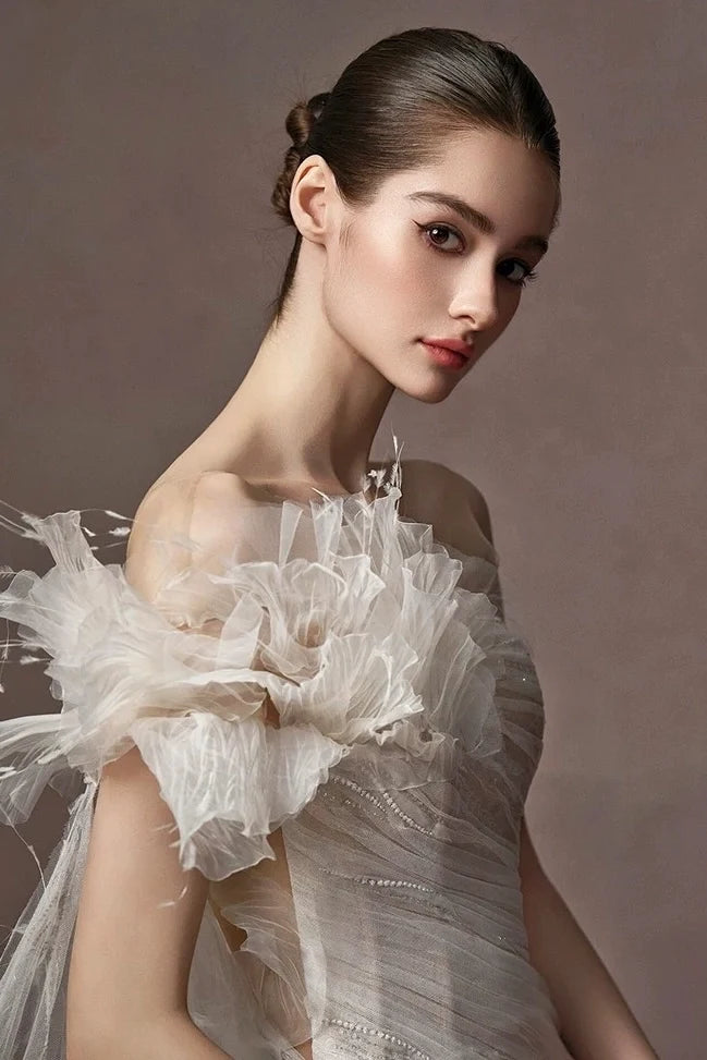 Le maintien parfait grâce au corset invisible avec baleines et coques.