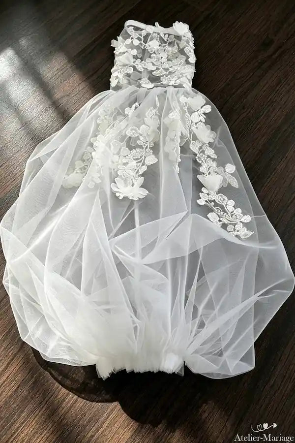 Paire de manches amovibles bouffantes forme lanterne en tulle et fleurs de dentelle à plat