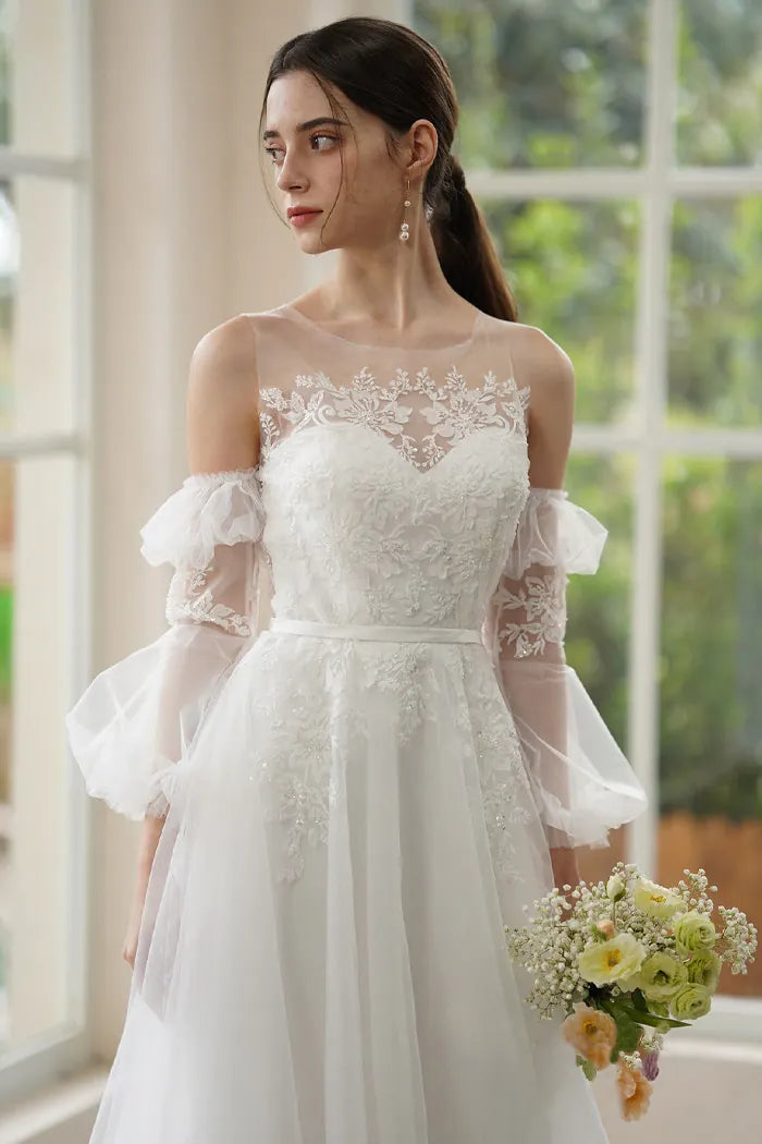La robe Éclat présentée sur mannequin dans notre atelier de confection.