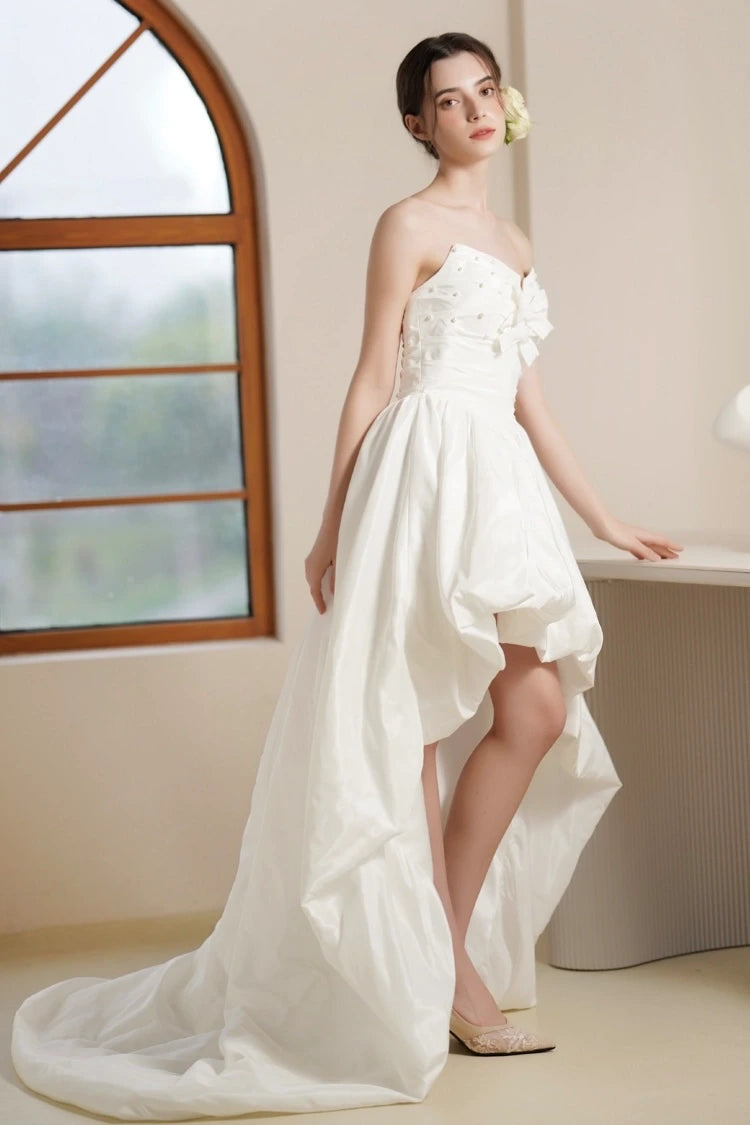 Robe de mariée asymétrique courte devant en satin perlé