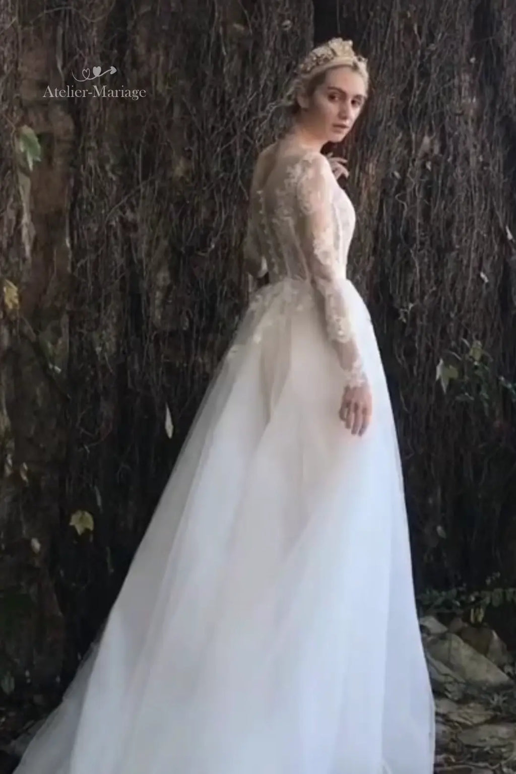 Vidéo robe de mariée romantique tulle dentelle manches longues princesse