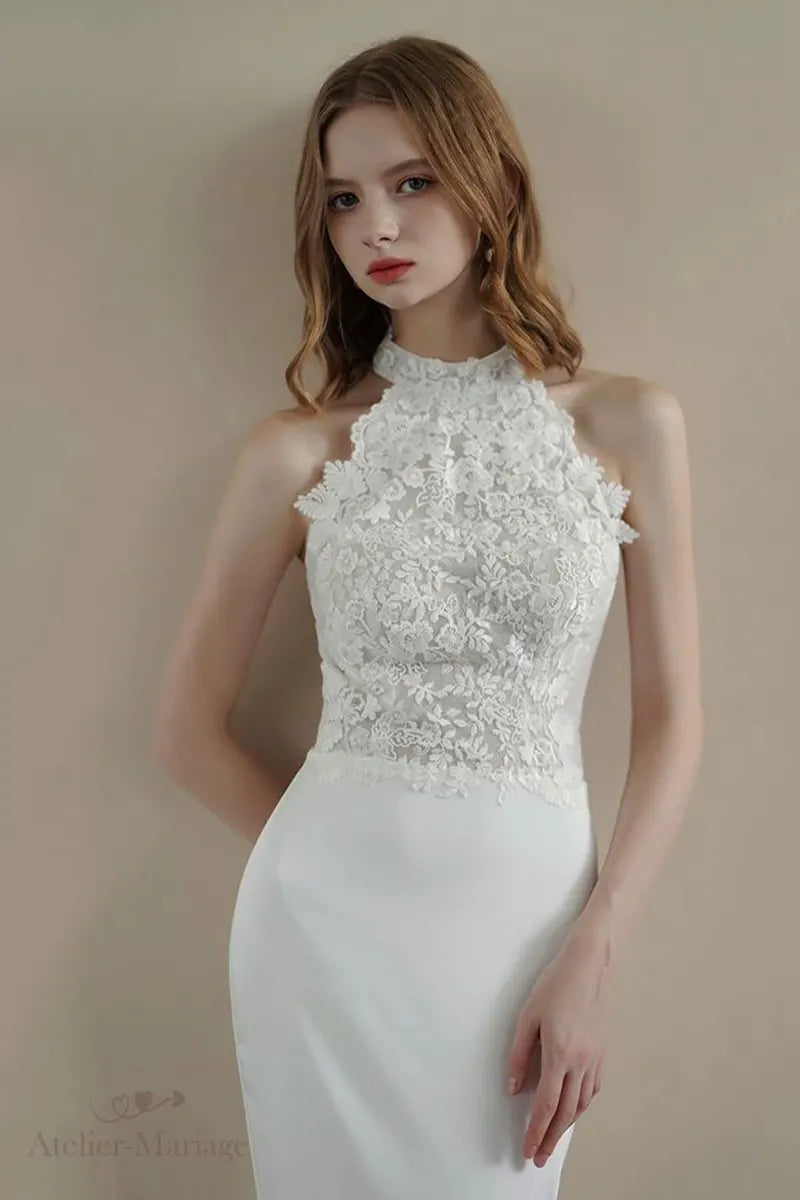 Robe de mariée bohème chic avec col montant en dentelle effet victorien moderne