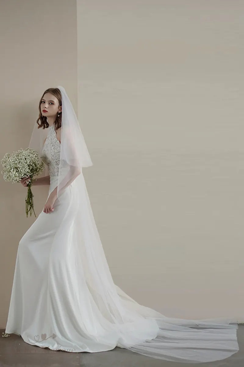 Robe de mariée bohème chic fluide col montant en dentelle - élégance verticale et fluidité naturelle