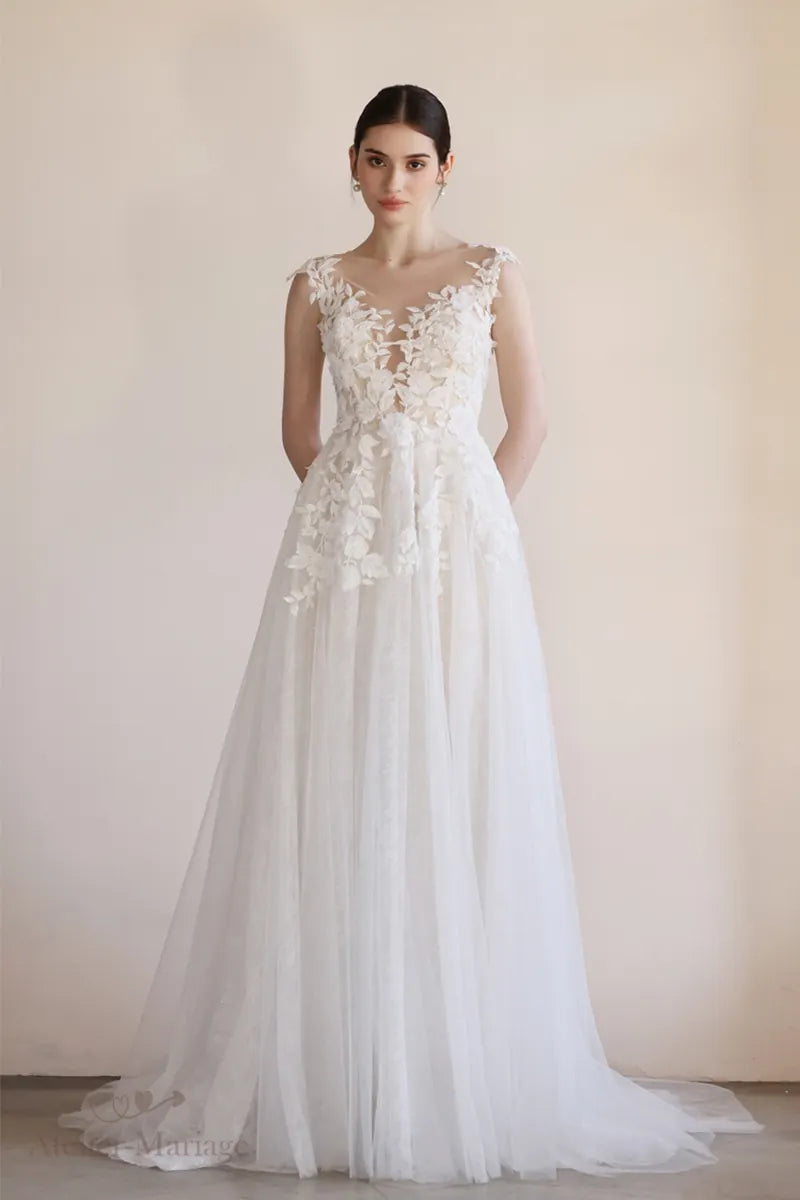 Mariée en robe bohème chic semblable à une déesse
