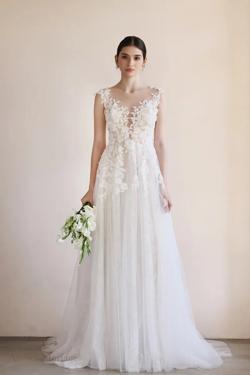 Mariée confiante portant une robe bohème chic
