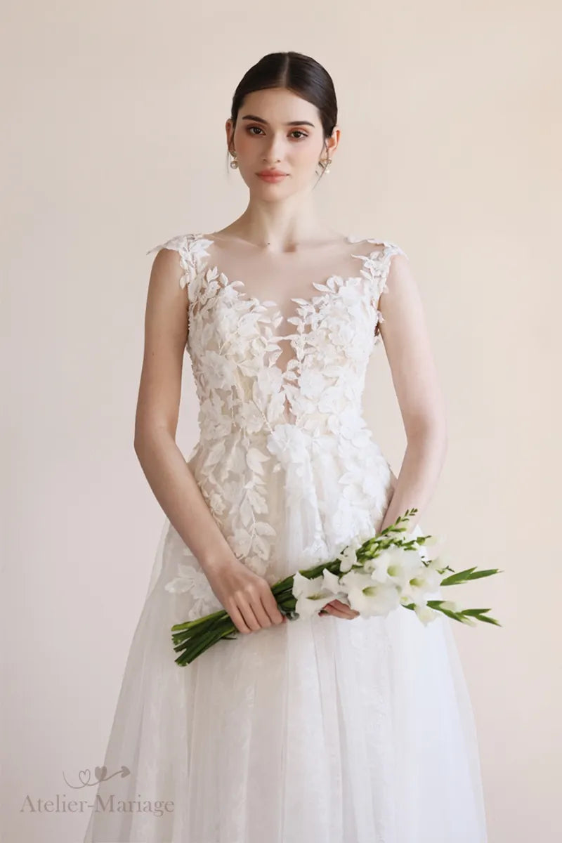 Lignes élégantes de la robe de mariée bohème chic