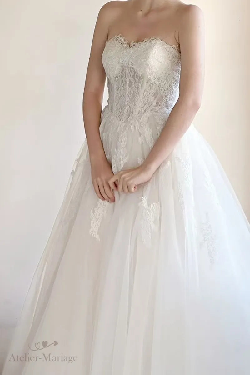 Jupe cintrée de robe de mariée bohème
