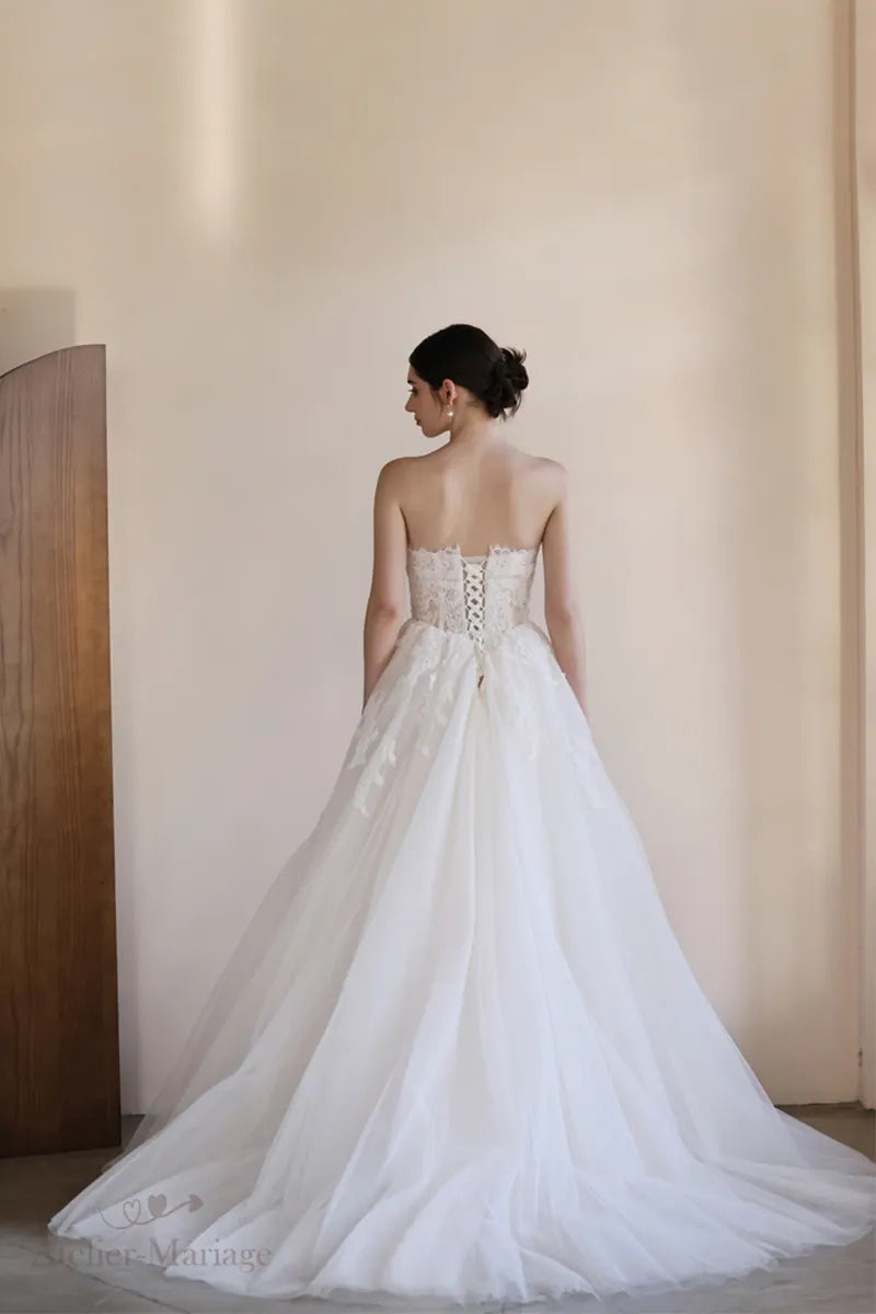 Dos de robe de mariée bohème