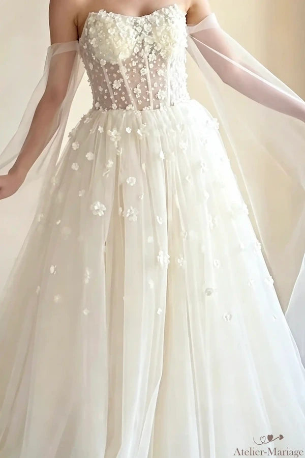 Silhouette de la robe de mariée bohème en dentelle, vue de face