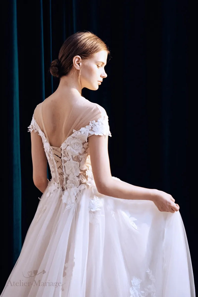 Dos en V de robe de mariée col bateau en dentelle bohème champêtre
