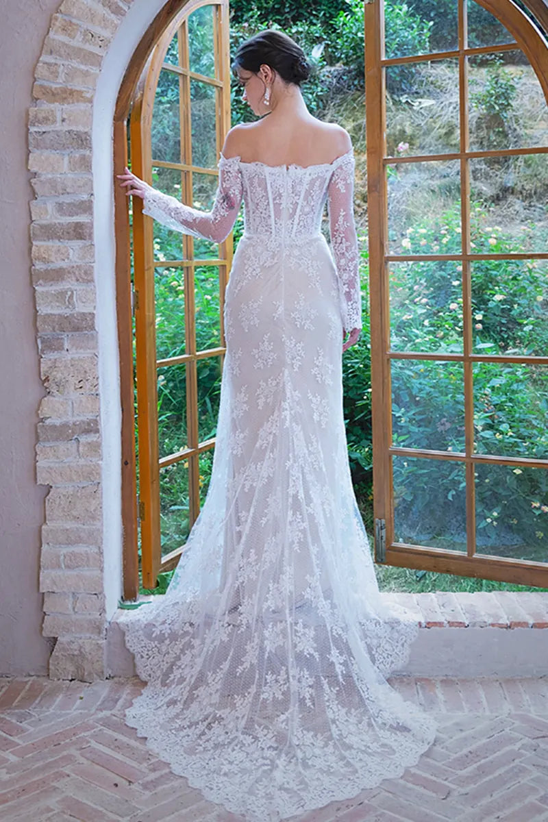 Jupe fluide de la robe de mariée en dentelle bohème à manches longues