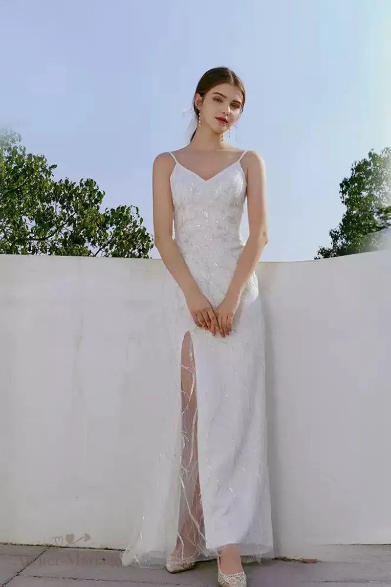 Mariée portant une robe dos nu bohème en dentelle avec paillettes, élégante