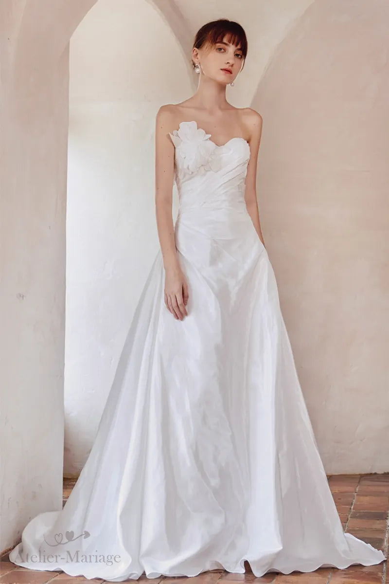 Robe de mariée fluide bohème bustier cœur fleur 3D haut de gamme