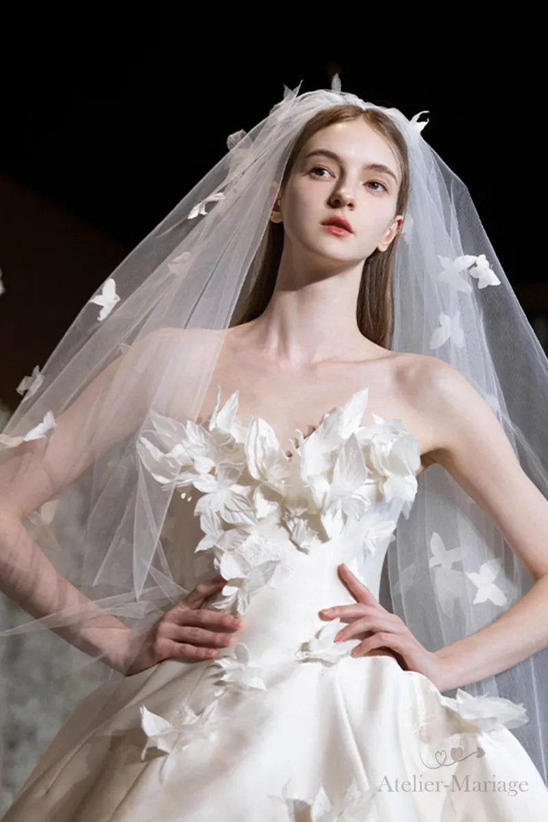 Robe Mariée Princesse Luxe Papillons Artisanaux