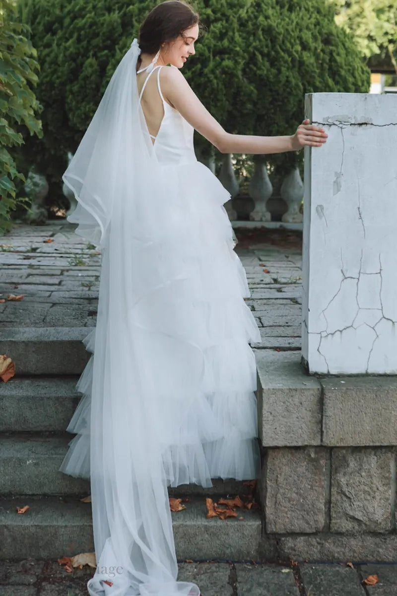 Robe de mariée princesse en satin et tulle multicouches avec accessoires