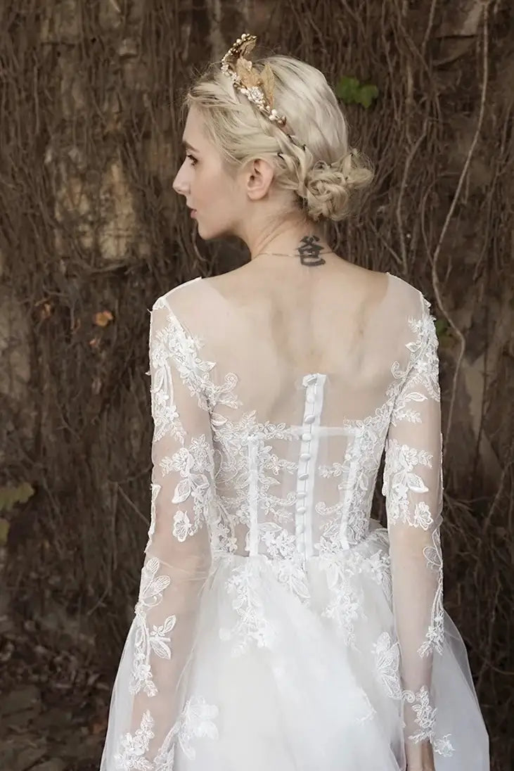 Dos robe mariée romantique dentelle boutons dos tulle jupe princesse
