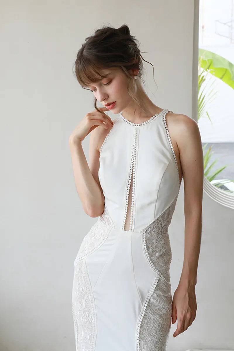 Robe de Mariée Satin et Dentelle Col Montant