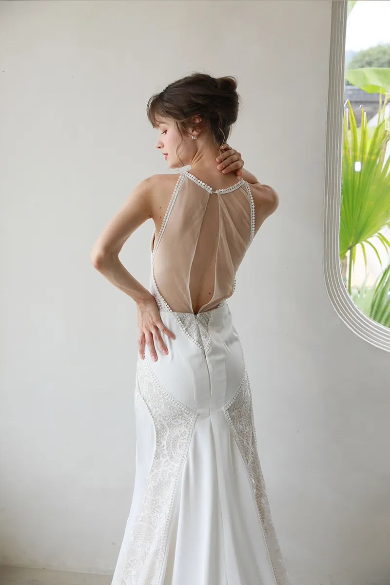 Robe de Mariée Satin et Dentelle Col Montant