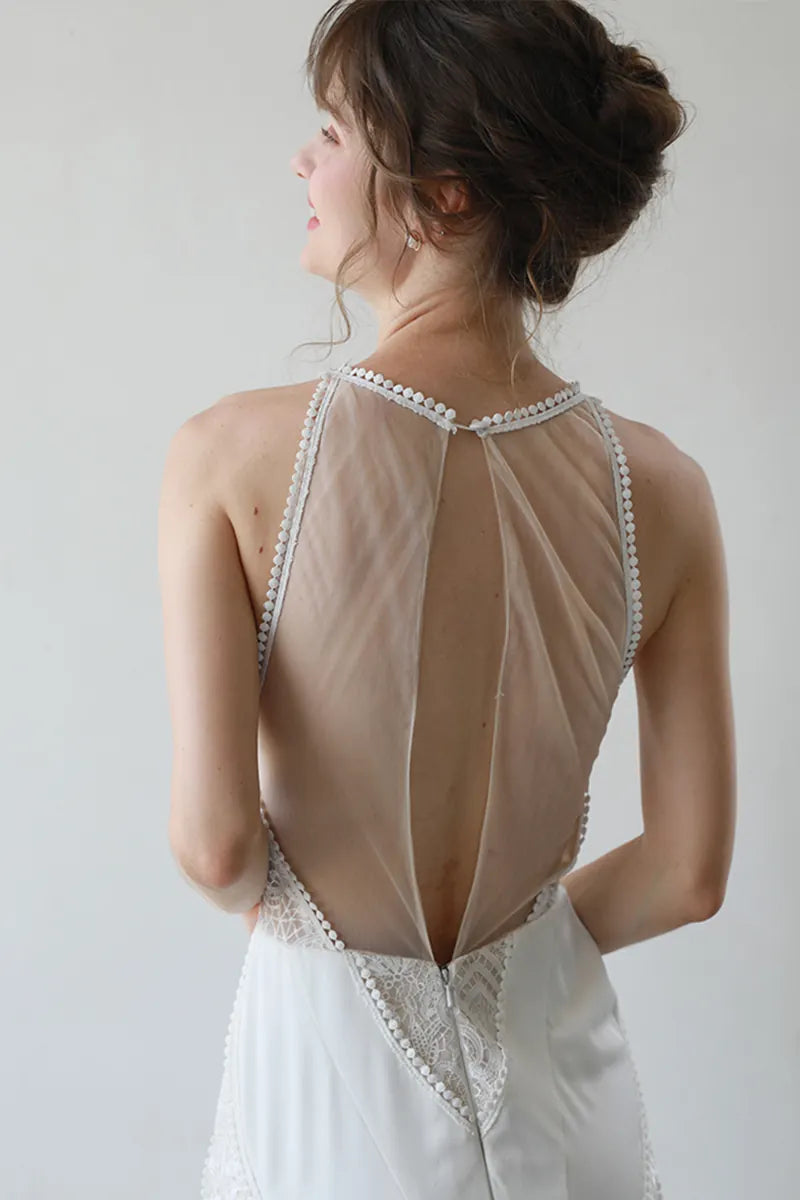 Robe de Mariée Satin et Dentelle Col Montant