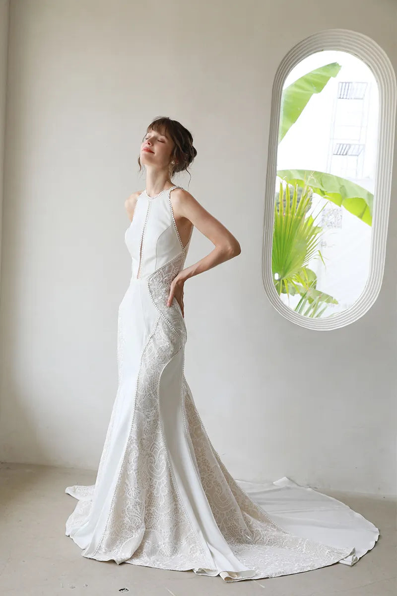 Robe de Mariée Satin et Dentelle Col Montant