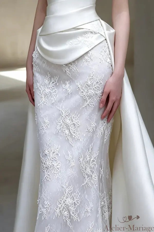 Jupe fourreau en dentelle florale de la robe de mariée Atelier-Mariage