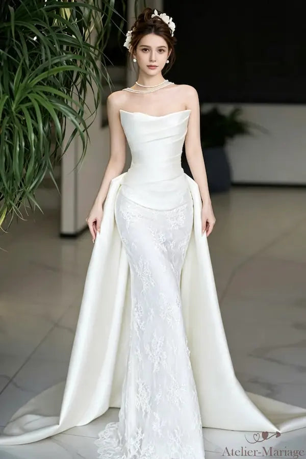 Robe de mariée sirène bohème chic en dentelle et satin, vue de face