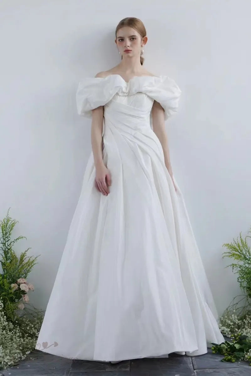 Robe de mariée en soie taffetas à épaules dénudées sans voile