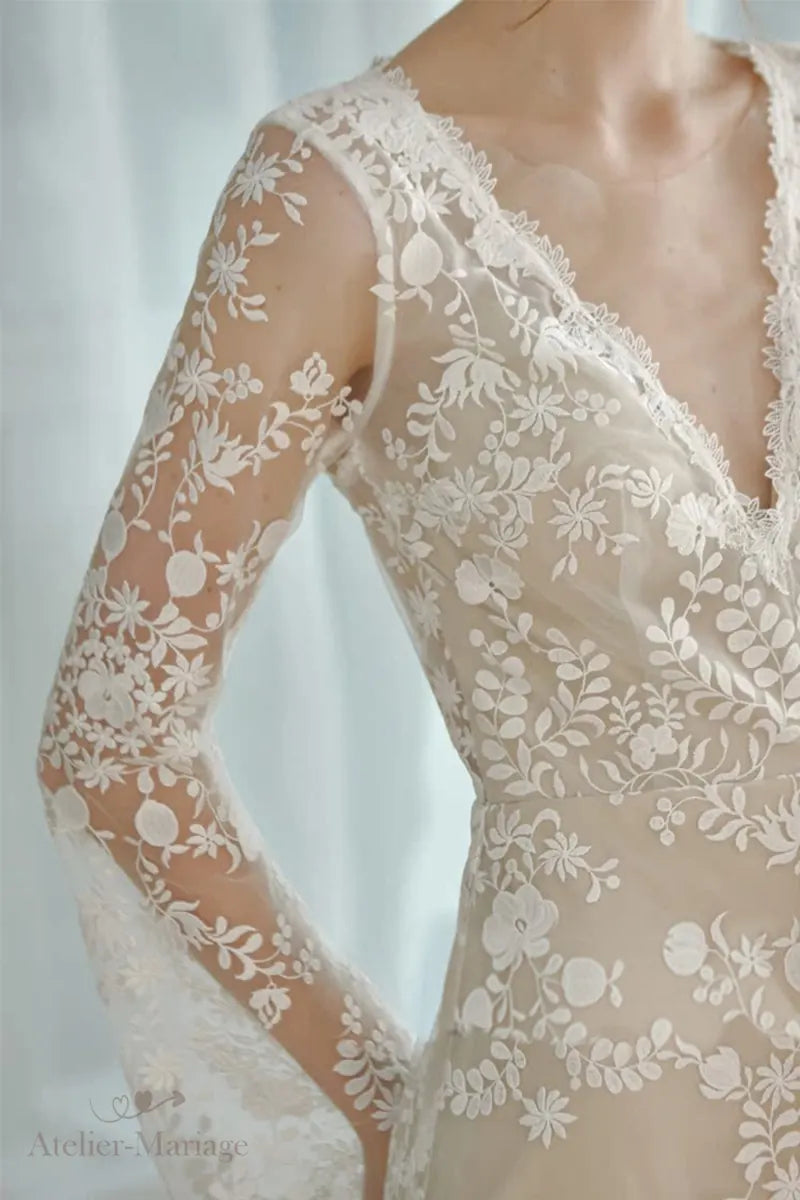 Manche droite de robe de mariée vintage bohème à manches longues et dos nu