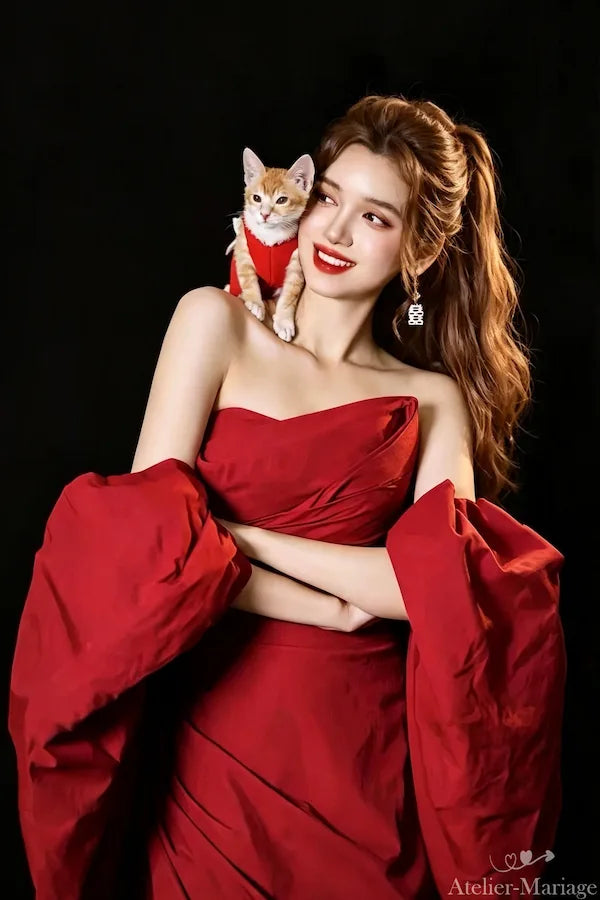 Robe de soirée mariage rouge bordeaux taffetas chic sur teint chaud