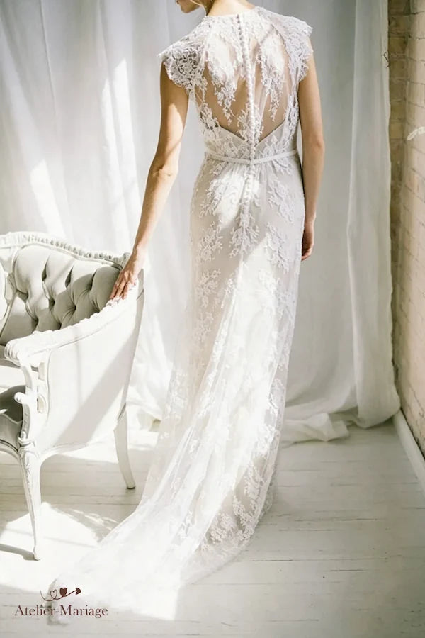 Compilation des détails de confection artisanale pour cette robe de mariée unique.